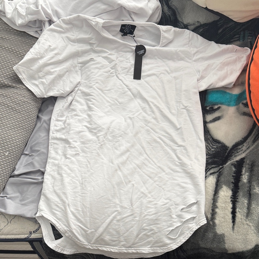 Jaywalker White Short-Sleeve Distressed Crewneck Tee Long